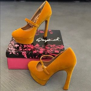 Quipid mustard velvet heels